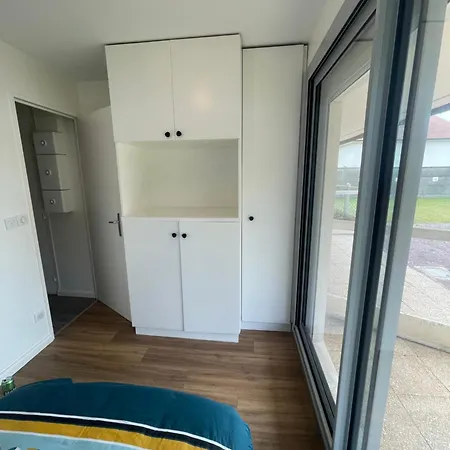 Apparemment Front De Apartment Ouistreham